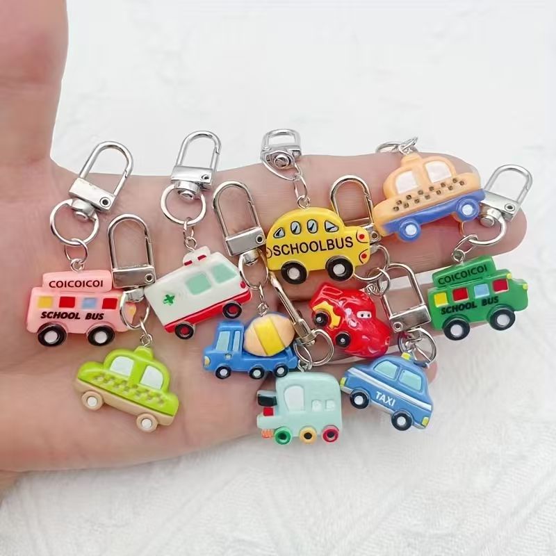 Car Accessories - 10個入り樹脂製漫画風車キーホルダー、荷物や携帯電話アクセサリーに最適、ギフトに最適です。
